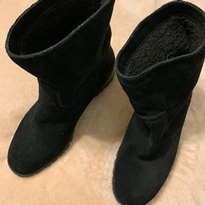 Black suede leather boots